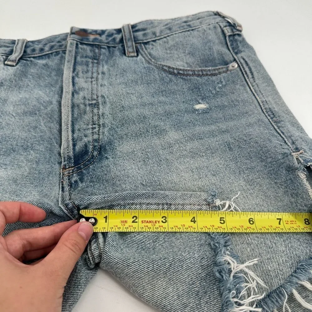 Free People Baggy Denim Tomboy Short in Above & Beyond Size 26